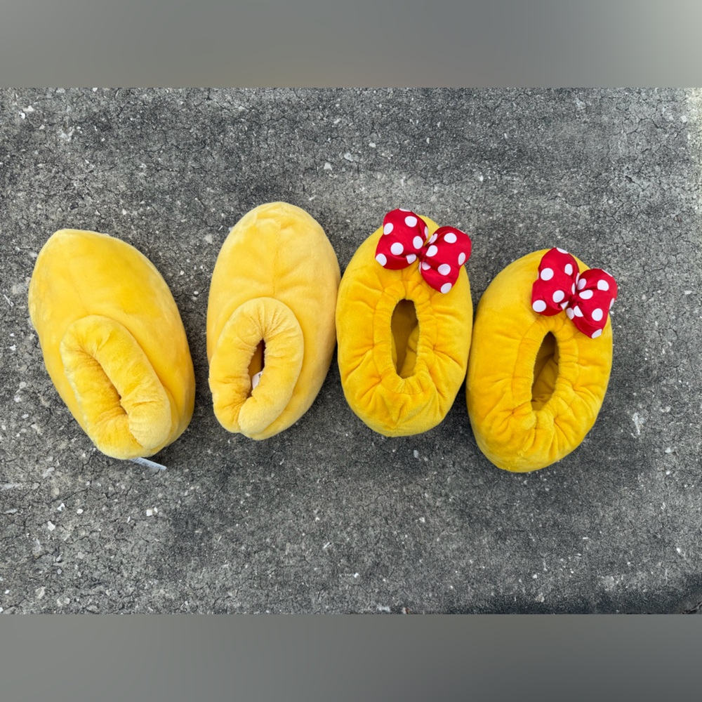 Hard to find His and Hers Disney Yellow Plush Slippers BNWT